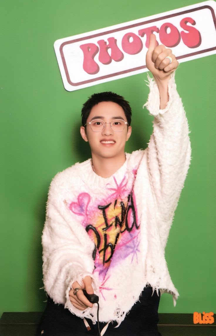 hourly kyungsoo tweet media