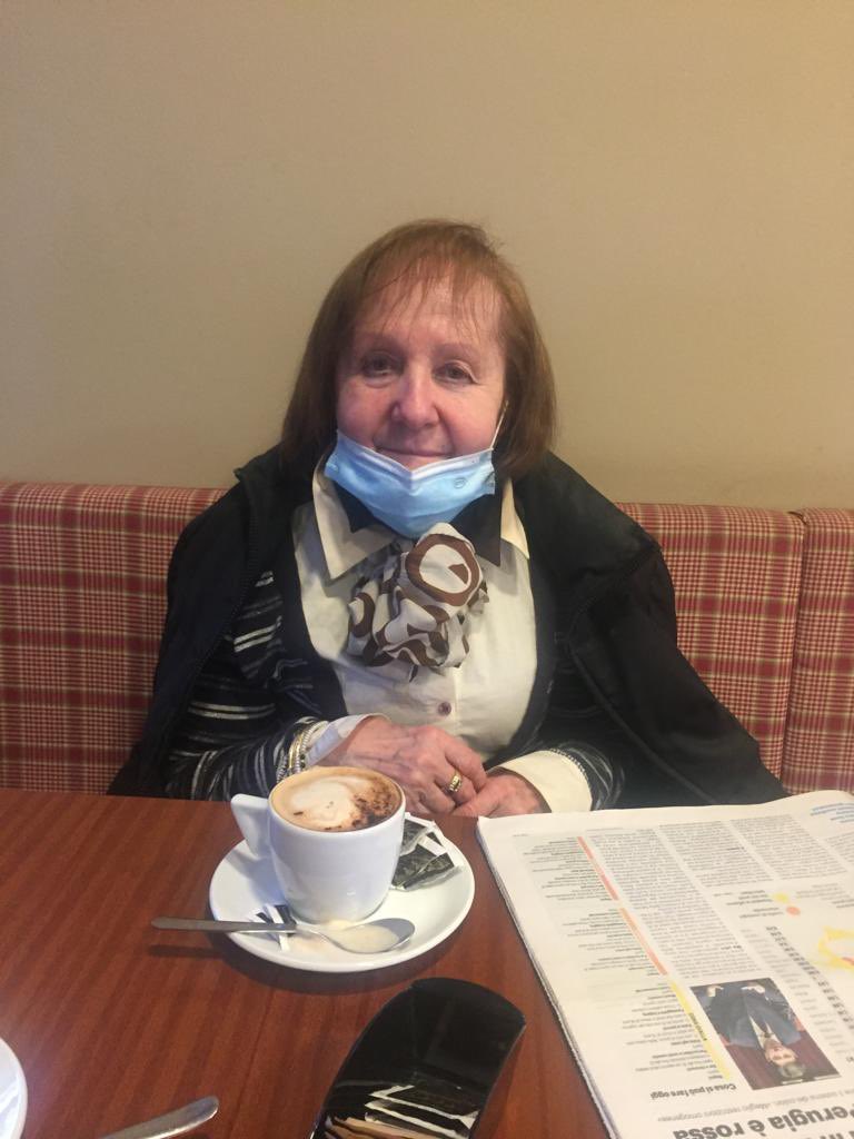 Oggi mia cara Mamma è il tuo compleanno(non dico quanti perché so che ti arrabbi)ti voglio tanto tanto bene ❤️❤️❤️