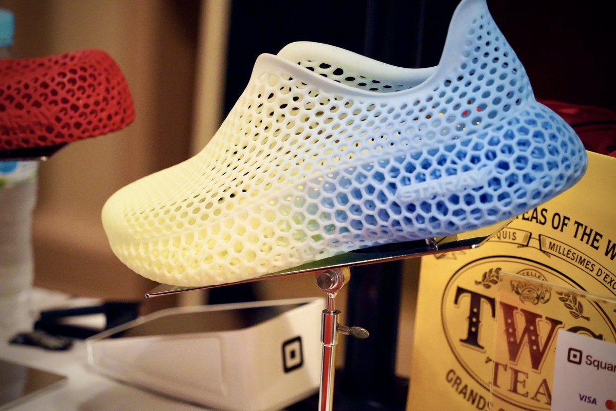 #3DPの集い
APPLE TREEさんのブース！

MITSUKIさんの作品や3Dプリンター製のシューズ（ちゃんと日常で使えるよ！）が展示されていました✨
今回のイベントでこのシューズ履いている方結構いたので興味湧いてきました👀！