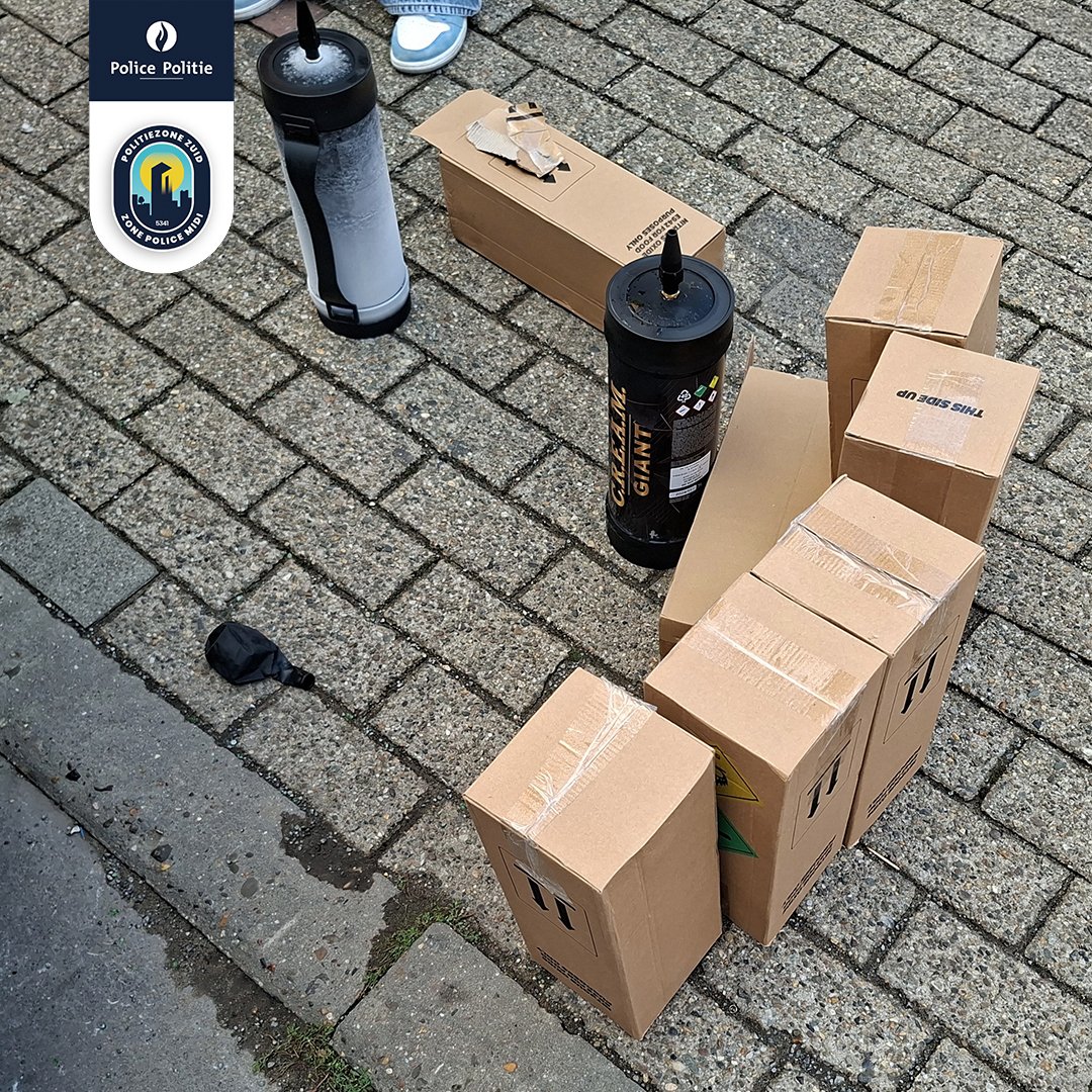 pz_zuid's tweet image. ijdens een patrouille trok een geparkeerd voertuig met drie inzittenden in de Hoofdrioolstraat in Anderlecht de aandacht van een verkeersploeg. Het was vooral de passagier op de achterbank ... 
politie.be/5341/nl/nieuws…