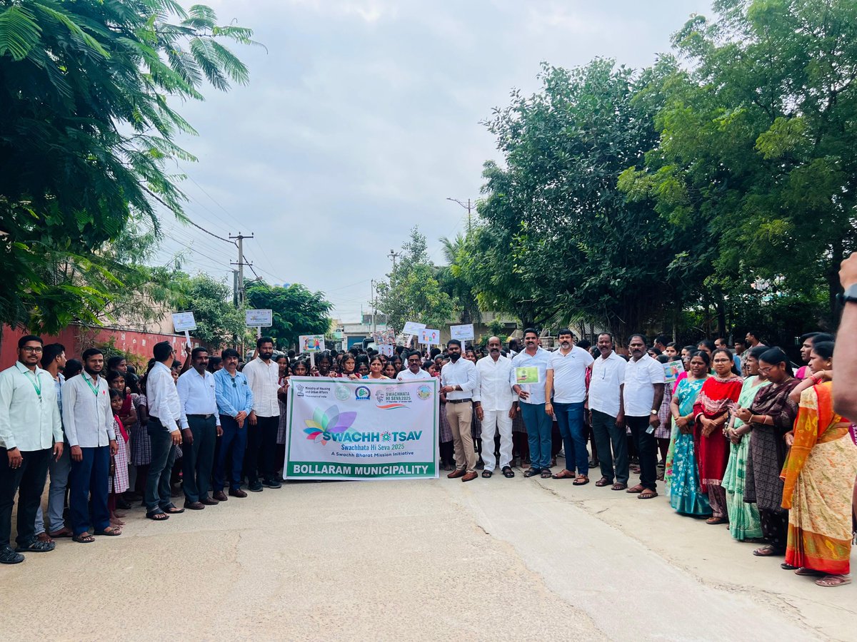 DCBOLLARAM's tweet photo. As a part of Swachtha hi seva Conducted Rally in  Bollaram Municipality with participation of ZPHS Bollaram students, #SHS2025 @SwachhBharatGov, @SwachhBharat, @MoHUA_India, @MoJSDDWS @tksreedevi @cdmatelangana @RoopaMishra77 @TelanganaCMO https://t.co/do6aTZkNxn