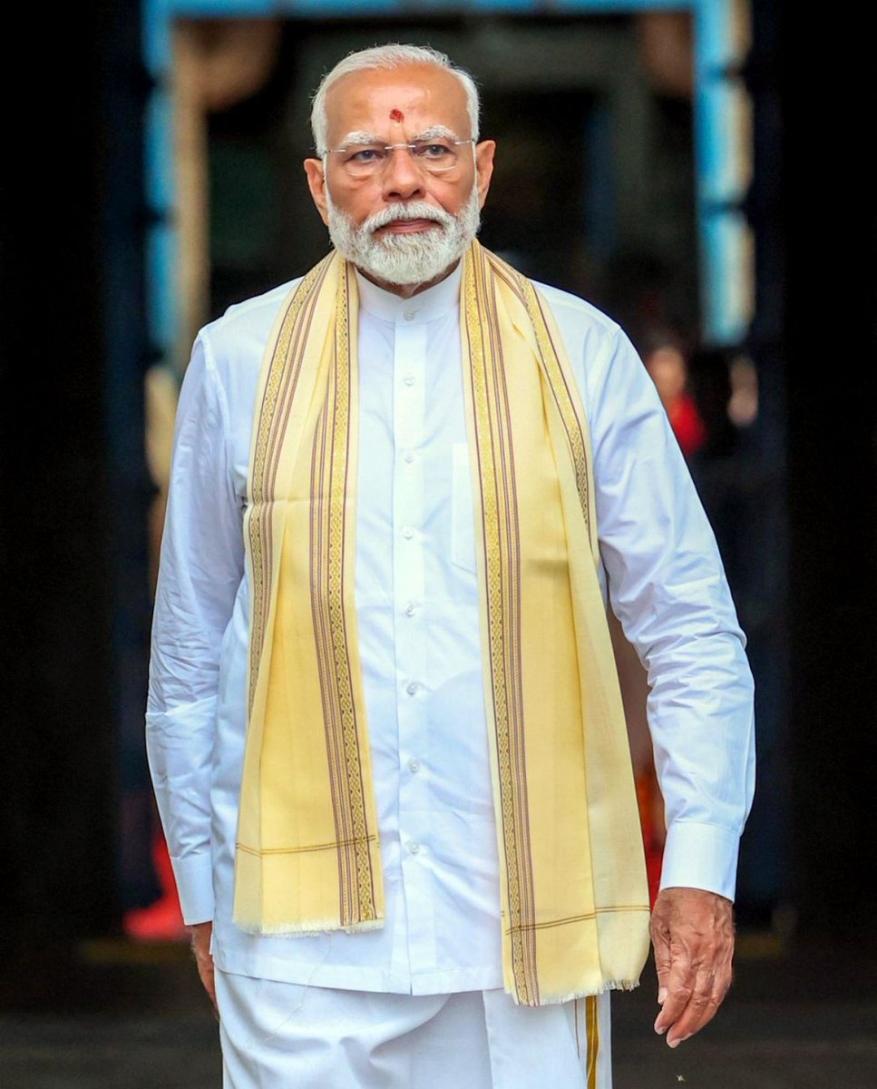महान तपस्वी,यशश्वी, कर्मयोगी, राम भक्त और त्याग के प्रतिमूर्ति भारत के प्रधानमंत्री श्री नरेंद्र मोदी जी को जन्म दिन की बहुत बहुत बधाइयां जगत जननी मां जगदंबा आपको उत्तम स्वास्थ्य के साथ दीर्घायु दें ताकि आप अपनी दृढ़ इच्छा शक्ति और दूरदर्शिता से राष्ट्र का सतत मानवर्धन करते रहें