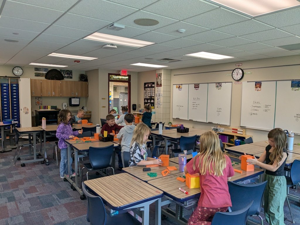 CISchoolDist's tweet image. Check out Mrs. Roubinek&apos;s combo class, 3-4th  graders! They&apos;ve been busy with activities such as:  Michelangelo art, emotion charades, building thinking classroom work and learning math with hands on activities!

#RangerNation #GoCIGo #collaboration
