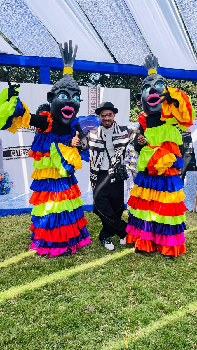 CostumeKart's tweet photo. Step into the spotlight with our African Mascot Pair Fibre Glass Head! Ideal for events and performances, blend culture with creativity. Get yours for ₹38,250! 🎭 https://t.co/QvPceVrpt6 #CostumeArts #CulturalCostumes #TheatricalDesign https://t.co/rSdbqMie1k https://t.co/a4zzkqsSle
