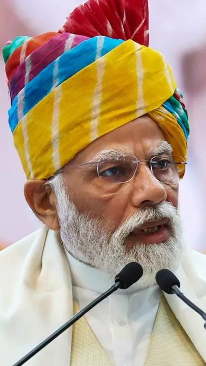 abhi1444's tweet photo. #HappyBdayPMModi अपने जीवन का पल-पल और शरीर का कण-कण नि:स्वार्थ भाव से राष्ट्र की सेवा में लगा देने वाले, देश को प्रगति के पथ पर अग्रसर करने वाले यशस्‍वी प्रधानसेवक श्री @narendramodi जी को समस्त देशवासियों की ओर से जन्मदिवस की हार्दिक शुभकामनाएं।  

#HappyBdayPMModi https://t.co/oOqJggn9Yo