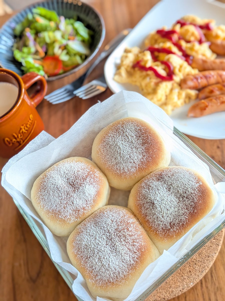 ふわわーん☺️
先日の別カットver.

#手作りパン 
#おうちごはん 

▶お菓子作り・パン作りが好きすぎて、フードモチーフのTシャツやバッグをデザイン＆販売中🧵🍰
▶ショップはこちら👇️🛒
oyatsu.fashionstore.jp