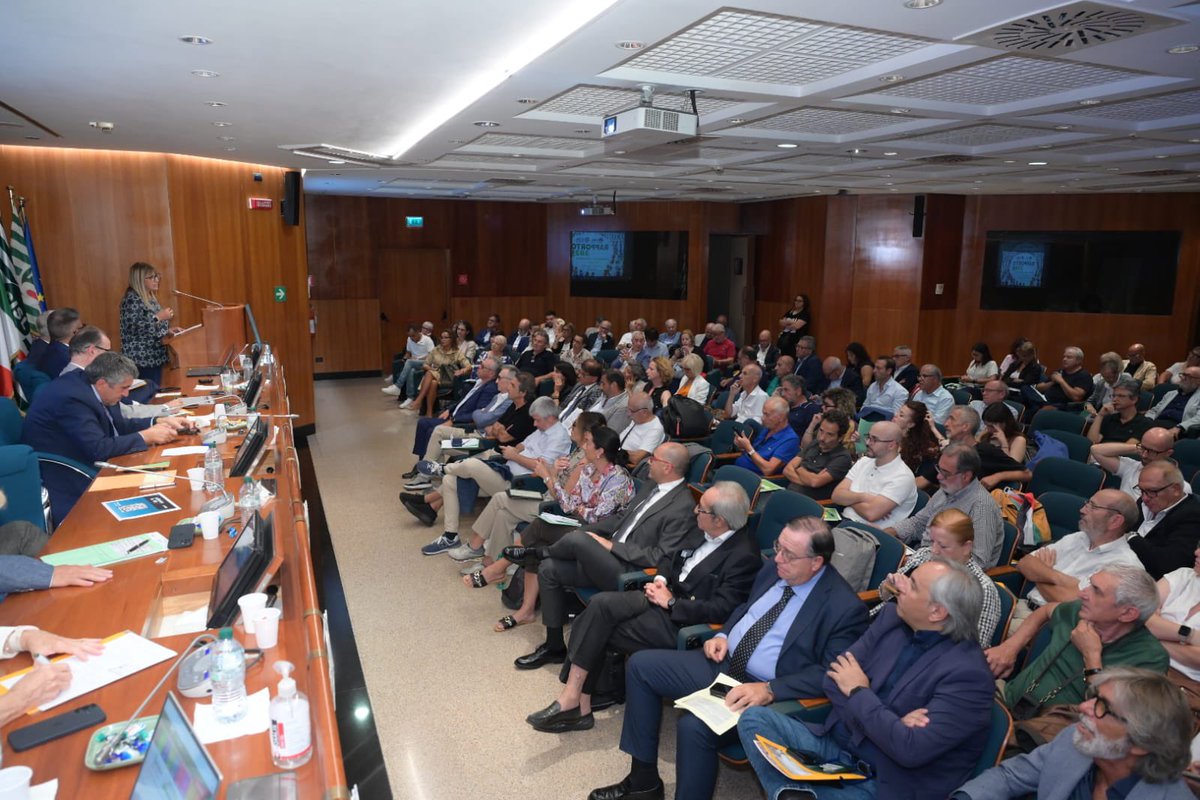 #DanielaFumarola a seminario Cisl- Fnp Cisl: “La contrattazione sociale è a tutti gli effetti la chiave per rispondere ad una delle più grandi sfide del nostro tempo: la capacità di definire la qualità e i vincoli sociali nei processi di crescita, di stabilire un nuovo rapporto