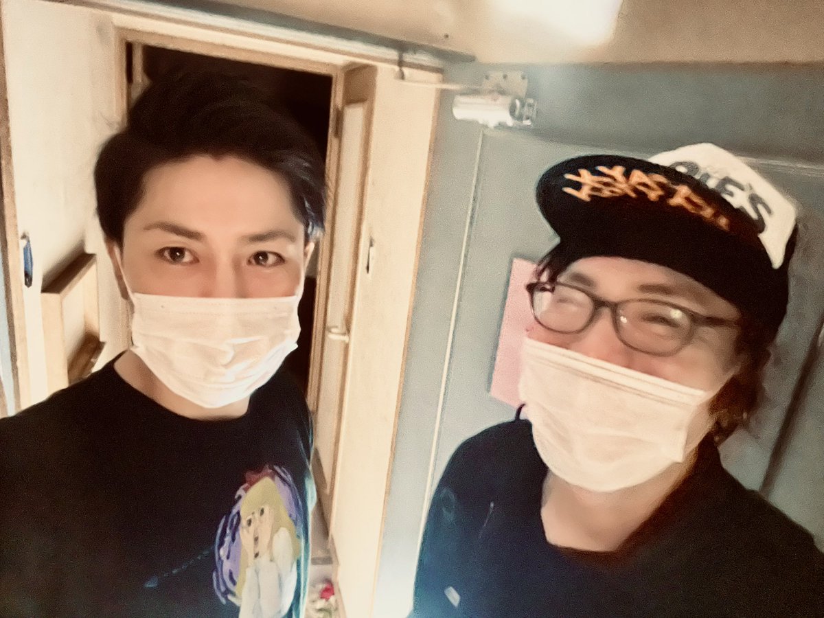 o_magatoki_hiro's tweet photo. みなさんのおかげで今年も無事心霊スポットにて誕生日を迎えることができました！元気に撮影中です😇
いつもありがとうございます！！

また、沢山の誕生日プレゼントありがとうございます！この場を借りて感謝申し上げます🎁

これからもオウマガトキをよろしく🚀 https://t.co/7TW2SHDTFN