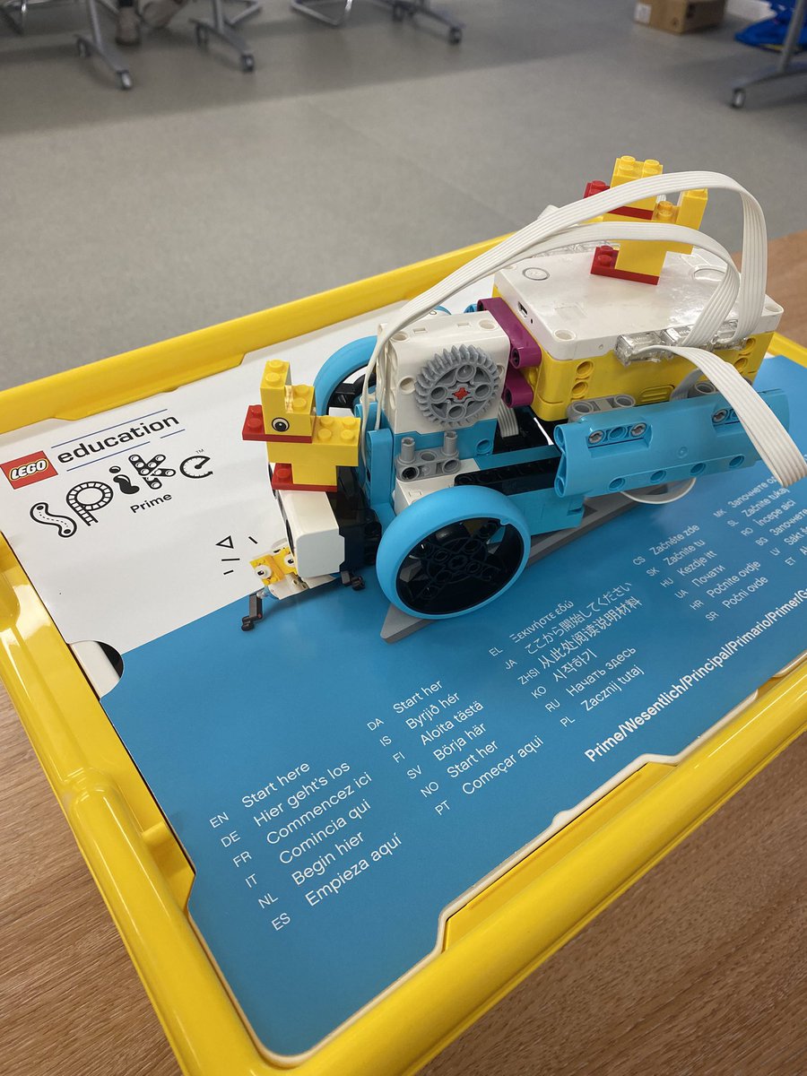 DrTCousins's tweet image. Having a great time on the Coding Success programme! Building some robots, racing them and coming up with many great ideas for lessons! #codingsuccess2025 #Lego 
@raisingrobots @LEGO_Group @scratch