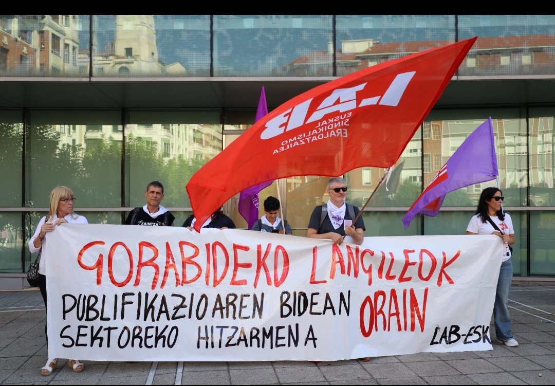 👉6 hilabete luzez erantzunik gabe egon garen honetan, Gorabidek antolatutako ekitaldian,   <a href="/BizkaiaSocial/">BizkaiaSocial</a>-i eta Amaia Antxustegiri, <a href="/ESKsindikatua/">ESK Sindikatua</a> -rekin batera mezu argi bat bidali diogu.

🚩 Publifikazioaren bidean sektoreko hitzarmena orain. 

Langileak errespetatu ‼️