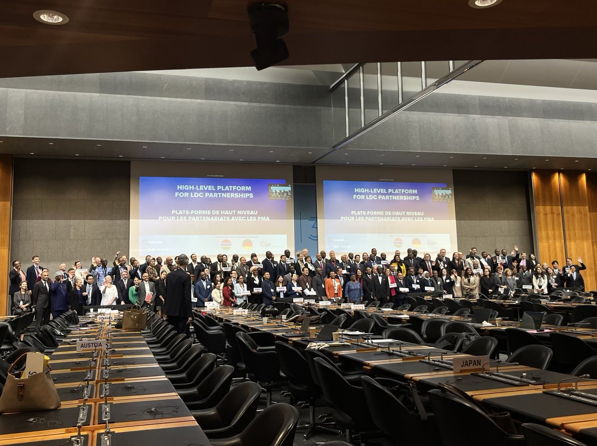 FinlandGeneva's tweet photo. 🇫🇮 @HeydemannMarkus yesterday at @EIF4LDCs event on discussing the #EIFPhaseThree. Happy to note that after Finland having been the first country to #Pledge4EIF3 2,5 MEUR many have followed and the new phase will start in October. Movement is on for #Aid4Trade. https://t.co/NhsnYtk3ZY