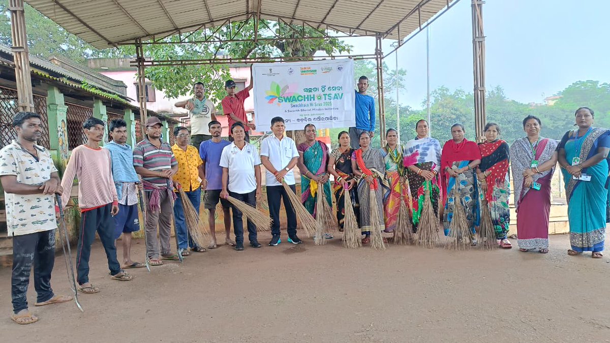 Swachhata Hi Seva (Swachhotsav) Campaign Roll out with pledge and cleanness drive at bikash mahal
#SHS2025 #SwachhataHiSeva2025 #Swachhotsav <a href="/SwachhBharatGov/">Swachh Bharat Urban</a>, @SwachhBharat, <a href="/MoHUA_India/">Ministry of Housing and Urban Affairs</a>, <a href="/MoJSDDWS/">Department of Drinking Water & Sanitation (#DDWS)</a>