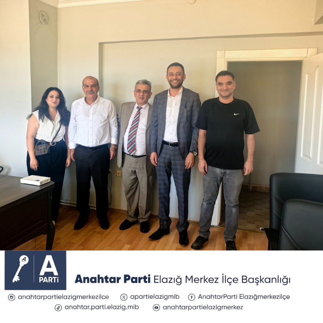 Anahtar Parti Merkez İlçe Teşkilatı olarak bugün Sürmanşet Haber’i ziyaret ederek İmtiyaz Sahibi Sayın Murat Atlamış ve Genel Koordinatör Serkan Şenkal ile verimli istişarelerde bulunduk. Misafirperverlikleri için teşekkür ederiz.
<a href="/anahtarparti/">Anahtar Parti</a> <a href="/kursadcoskun/">Kürşat Coşkun</a> <a href="/yavuzagiraliog/">Yavuz Ağıralioğlu</a>