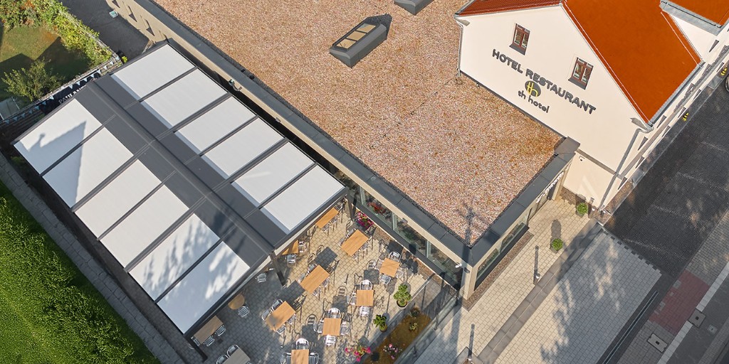 RIBAJ's tweet image. 💡Do your hospitality clients a favour: monetise an under-used terrace for outdoor dining with an awning - it worked at the TH Hotel Leipzig Messe [AD] @MarkiluxUk
👉 Read more: ow.ly/T62A50WPqlZ
#rjProducts #Awnings #Pergolas #Hospitality #ArchitecturalShade #OutdoorDining