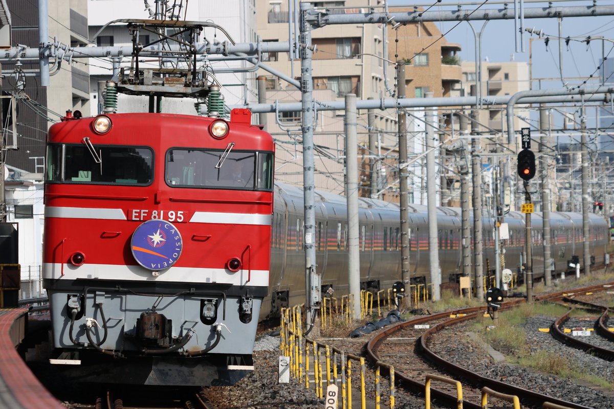 ありがとうEF81-95！！
個人的には他の81の中でも一番好きな塗装でした。一年半前、骨折した足でカシオペアを撮影しに行ったのもよい思い出になりました。