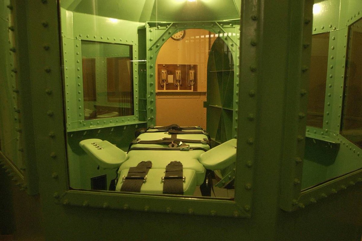 Charlie Kirk suikastı ölüm cezası tartışmalarını alevlendirdi: Biden'ın frenine rağmen, Trump döneminde infazlar arttı
gazeteoksijen.com/dunya/charlie-…