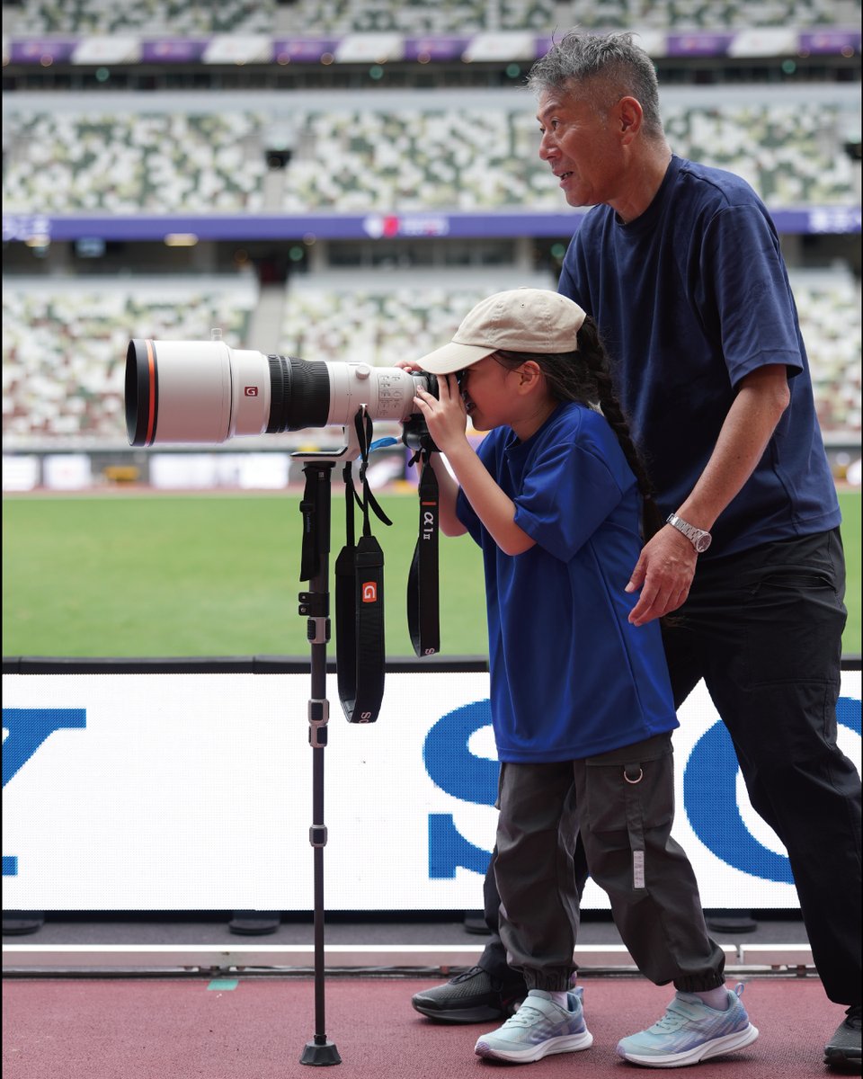 SonyIndonesia's tweet photo. 🤝📸 Kegiatan Sony di World Athletics Championships Tokyo 2025 bersama Project KIBO. Anak-anak diajak menonton lomba, mengunjungi booth Sony &amp; belajar fotografi olahraga dengan kamera Alpha. #Sony #WorldAthletics #WCHTokyo25 #ShotOnSony #SonyAlpha #WorldAthleticsMoments https://t.co/XLsWoKVeVM