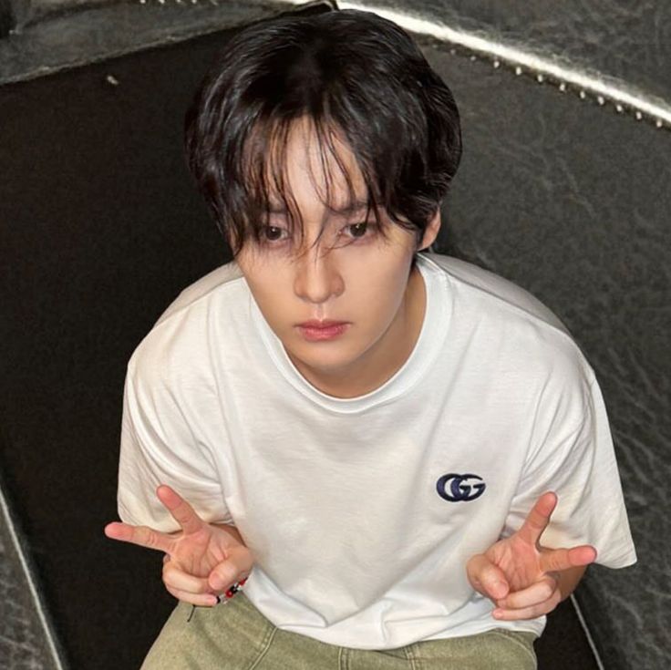 httaee's tweet image. posso te pedir em namoro? 🦋 minchan mini au

bangchan está cansado de pensar sobre relacionamentos e não estar em um. chegando a conclusão de que a resposta cabível é pedir seu melhor amigo, minho, em namoro.