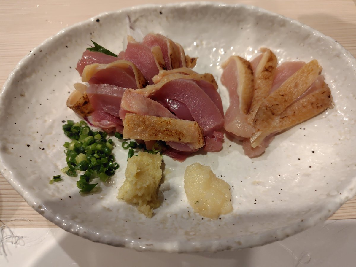 BilleLeno's tweet photo. 鹿児島ニューニシノに宿泊
ホテルで100年、サウナで50年、地元に愛されてきた施設

サウナはドライとスチーム、15℃くらいの水風呂🧊休憩席は少なめだけど、譲り合いがあって温かい🥰この空間は、お店とお客さんが時間をかけて育てた文化だね

そんなサウナと鳥刺しと秋刀魚で胸もはらもいっぱい🤣 https://t.co/9NI1M540bN