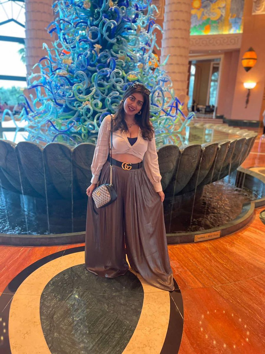 IamRaagini's tweet photo. Habibi, welcome to Dubai — where dreams touch the sky and luxury meets desert vibes. 

#HabibiDubai #DubaiDiaries #GoldenCity #TravelVibes #DesertDreams #LuxuryLifestyle #DubaiLove #Wanderlust #SkyHighDreams #RaaginiSutradhar https://t.co/d35kMRQmWd