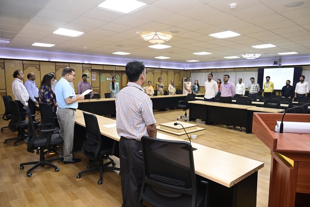 CSIR_HRDC's tweet image. Swachhata Hi Seva (SHS) Campaign 2025 observed nationwide from Sept. 17 to Oct 2, 2025 commenced today with oth Ceremony. Head, CSIR-HRDC & other officials and staff participated in this ceremony.
@CSIR_IND @DrNKalaiselvi @TikamSRana1
