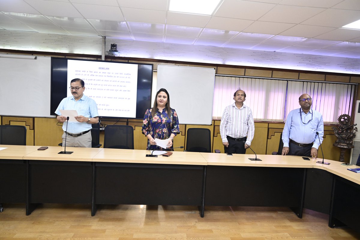 CSIR_HRDC's tweet image. Swachhata Hi Seva (SHS) Campaign 2025 observed nationwide from Sept. 17 to Oct 2, 2025 commenced today with oth Ceremony. Head, CSIR-HRDC & other officials and staff participated in this ceremony.
@CSIR_IND @DrNKalaiselvi @TikamSRana1