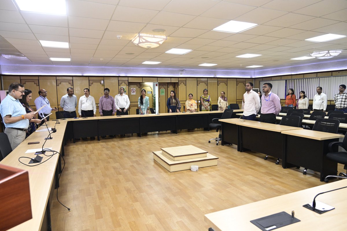 CSIR_HRDC's tweet image. Swachhata Hi Seva (SHS) Campaign 2025 observed nationwide from Sept. 17 to Oct 2, 2025 commenced today with oth Ceremony. Head, CSIR-HRDC & other officials and staff participated in this ceremony.
@CSIR_IND @DrNKalaiselvi @TikamSRana1