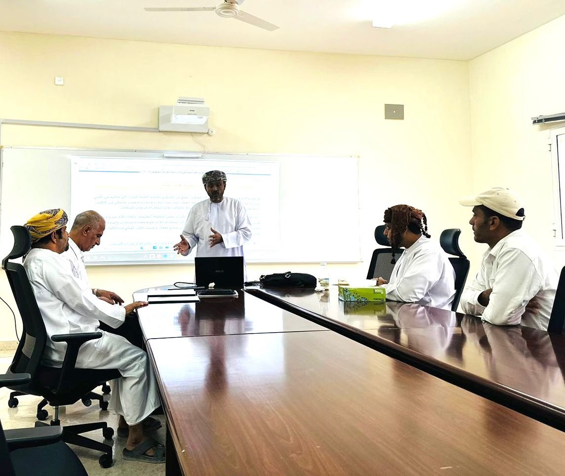 نفذت المدرسة مشغلاً بعنوان الوثيقة التعليمية استهدف معلمي اللغة العربية قدمه مشرف المادة الأستاذ سعيد اسلم الشحري وهدف إلى تضمين المهارات الأساسية لدى المعلمين ومناقشة الأساليب الحديثة فى الوثيقة والتعريف بمفهوم الأسئلة السابرة ومراحل تقديم وإعداد الأسئلة العامة والصفية.