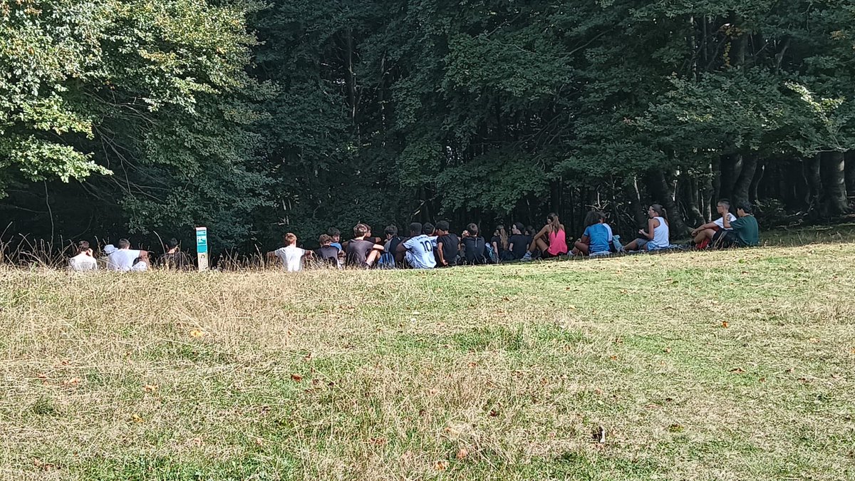 El projecte “Coneixem els nostres cims” segueix caminant!

⛰️ 2n d’ESO - Creu de Gurb

⛰️ 3r d’ESO - Matagalls

🟢⚪️

#SomLesMargues #InstitutLesMargues #ElsNostresCims