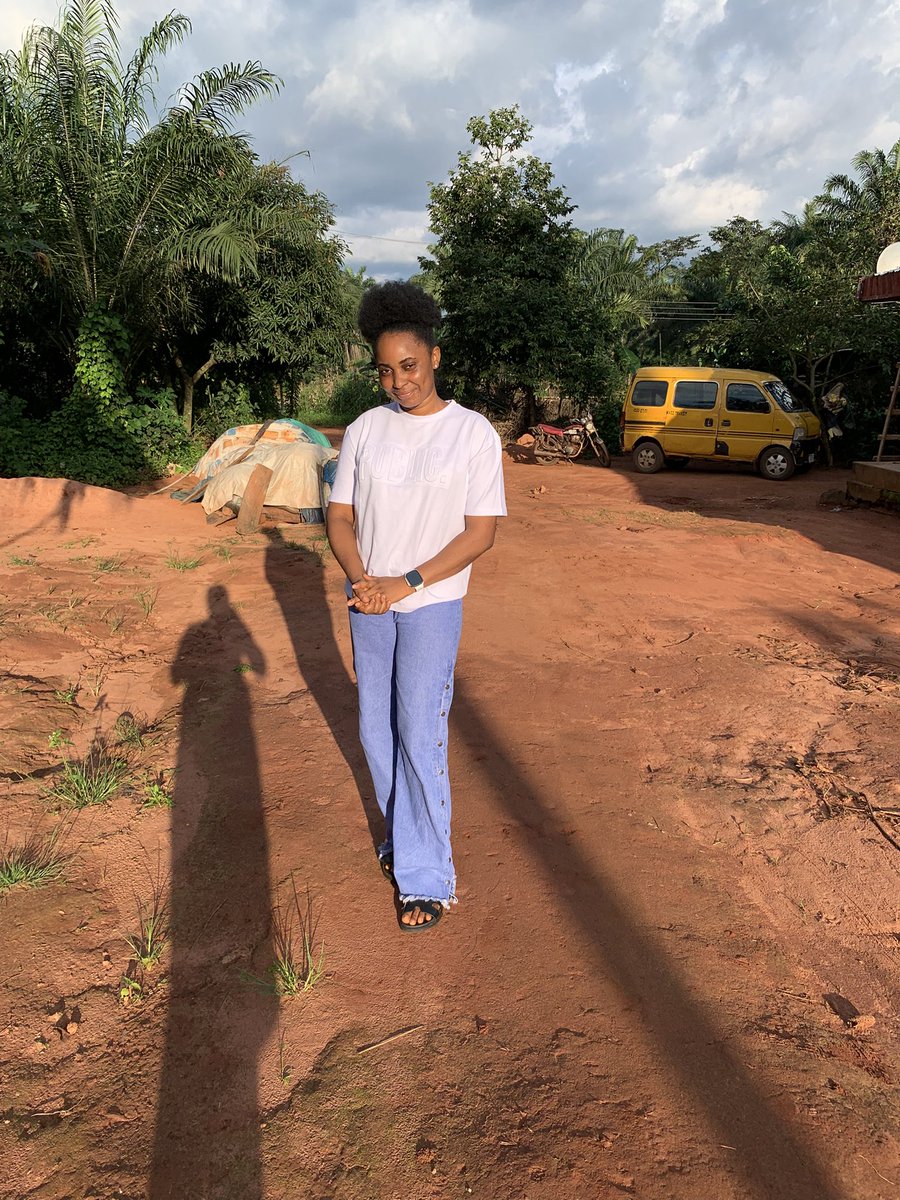 Ozioma_Chukwuu's tweet image. 💻 Running on beauty.js  No bugs, just vibes🌚

Drop your own line😎

#Techie #CodeLife #FrontendDeveloper #WomenInTech #AestheticVibes #CleanCode #JavaScript #DevCommunity #TechTok #ForYou