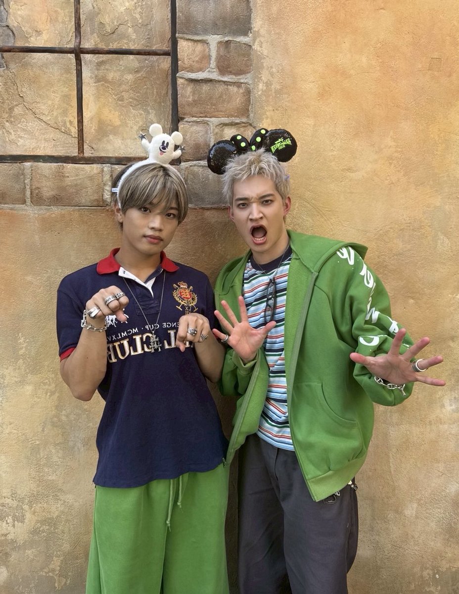 psyfe_member's tweet photo. 年末ライブ楽しい時間にしよーーお🦉

写真は関係ないけどディズニーのかなブラも楽しみにしててねんっ

龍臣🐲

#THEFESTIVAL年末大感謝祭 
これつけてツイートもしてねん https://t.co/wcP5V2KTwl