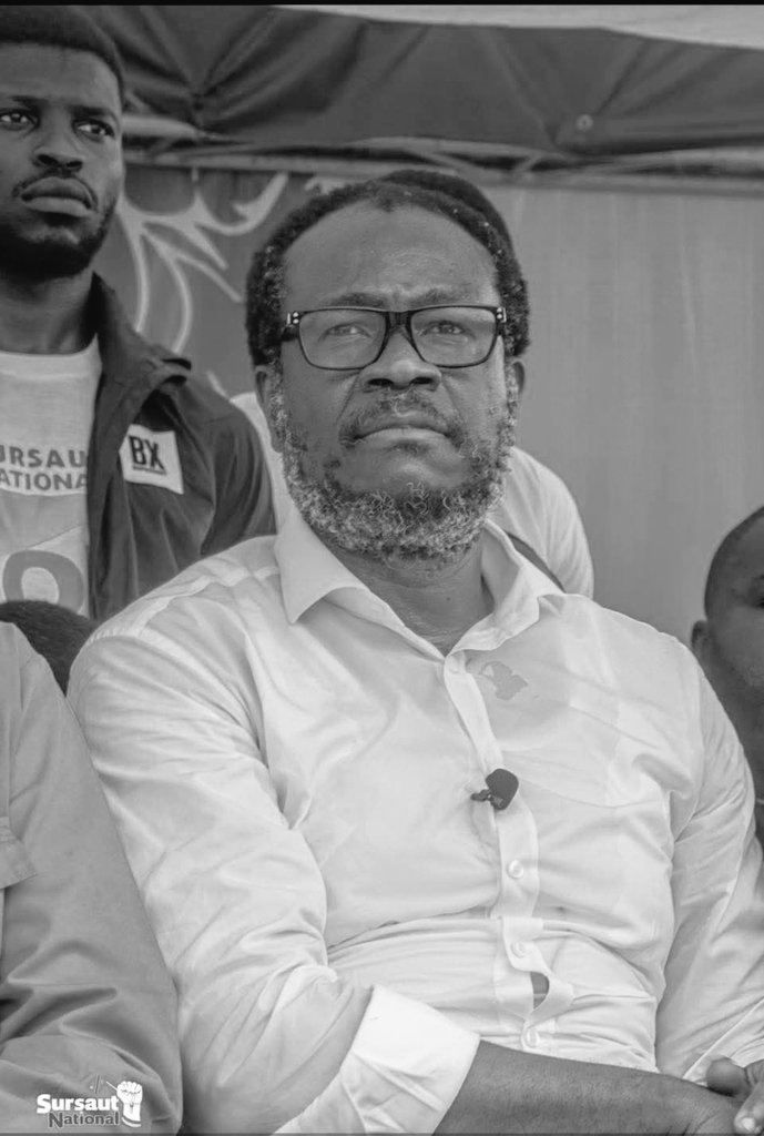 Présentation en 🔟 points de l'homme à l'origine de la #RefondationduCongo, un projet qui fait l'actualité et qui continue à être mis à jour : 

1⃣. <a href="/DSESANGA/">Delly SESANGA HIPUNGU</a>, né le 26 juin 1970 à Kolwezi en République Démocratique du Congo, d'origine du Kasaï central.
2⃣. Avocat aux barreaux de