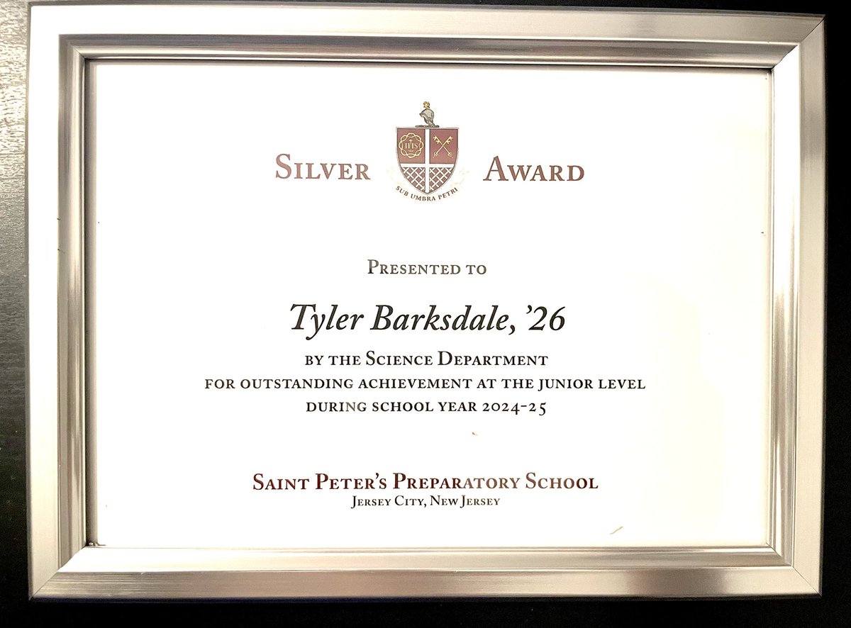 Honored to receive the Silver Award from the Science Department for my outstanding academic achievement last year! #StudentAthlete #scholar #classof2026