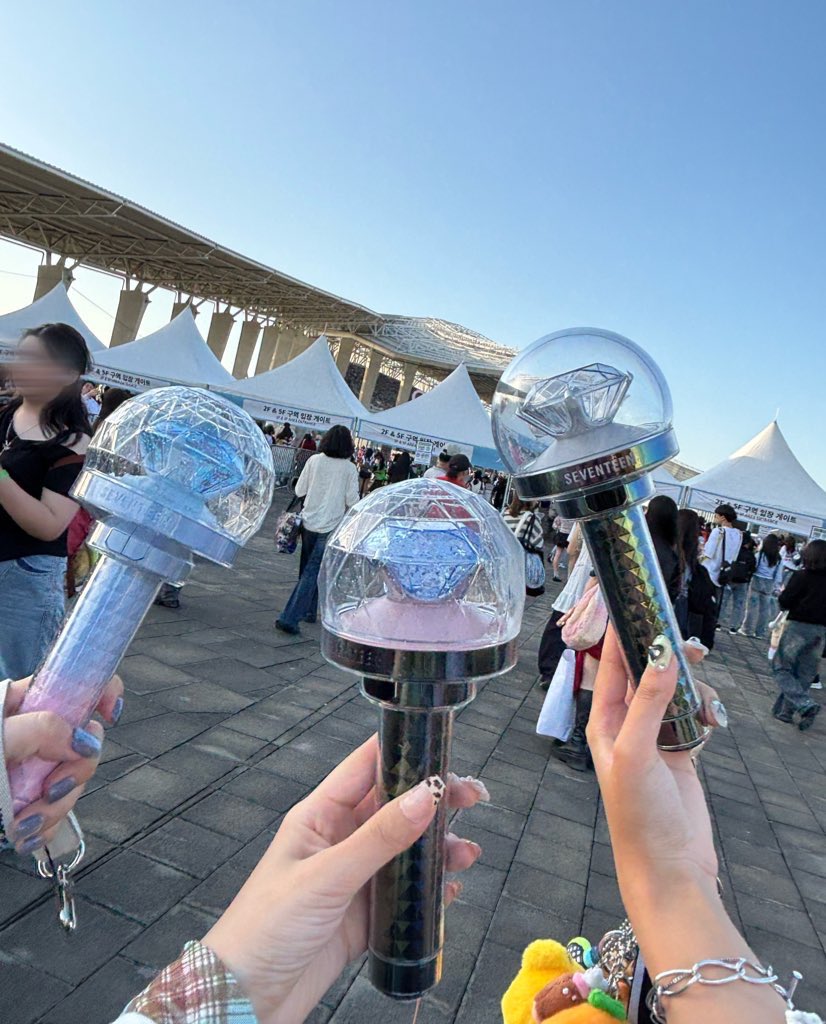 🥨🤍 tweet media