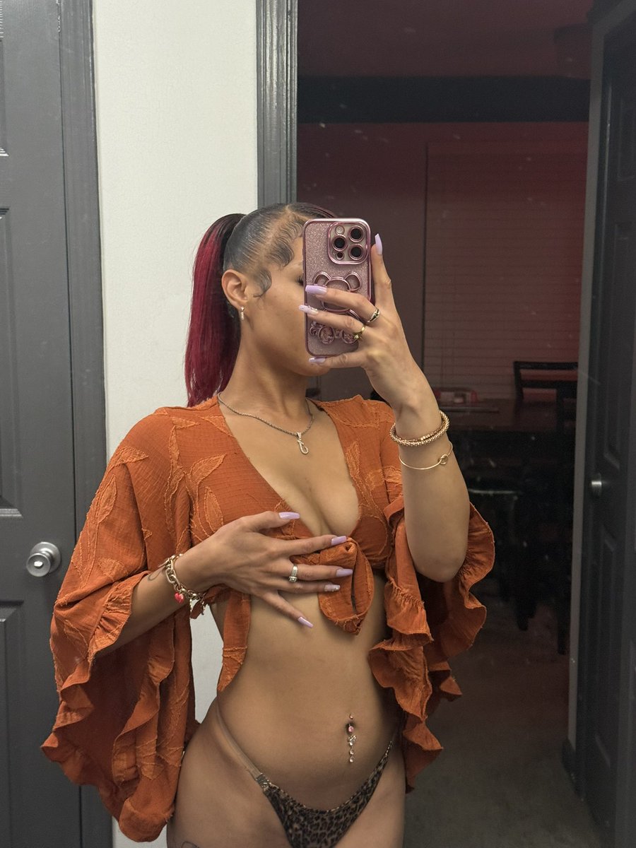 LadyRoyalty9's tweet photo. #XAfterDark 😋 https://t.co/IzOiRiWuYy