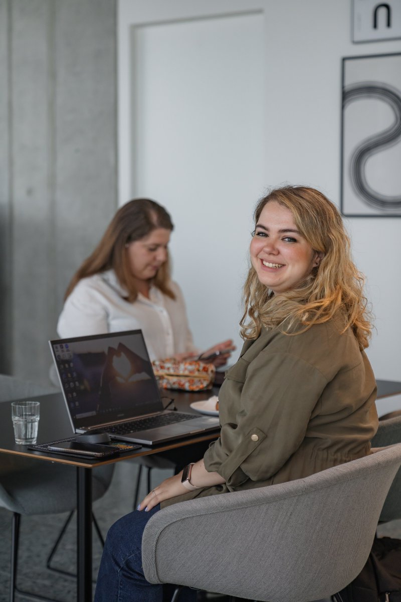 Edge_Workspaces's tweet image. 🫱🏽‍🫲🏾 Here is our new partnership in Hamburg!
BBA Community brings the warmth of a professional networking in a cozy and friendly environment. 

Here are some pictures from their very first coworking day at EDGE Workspaces HafenCity.
#WhereWellbeingWorks #EDGEWorkspaces