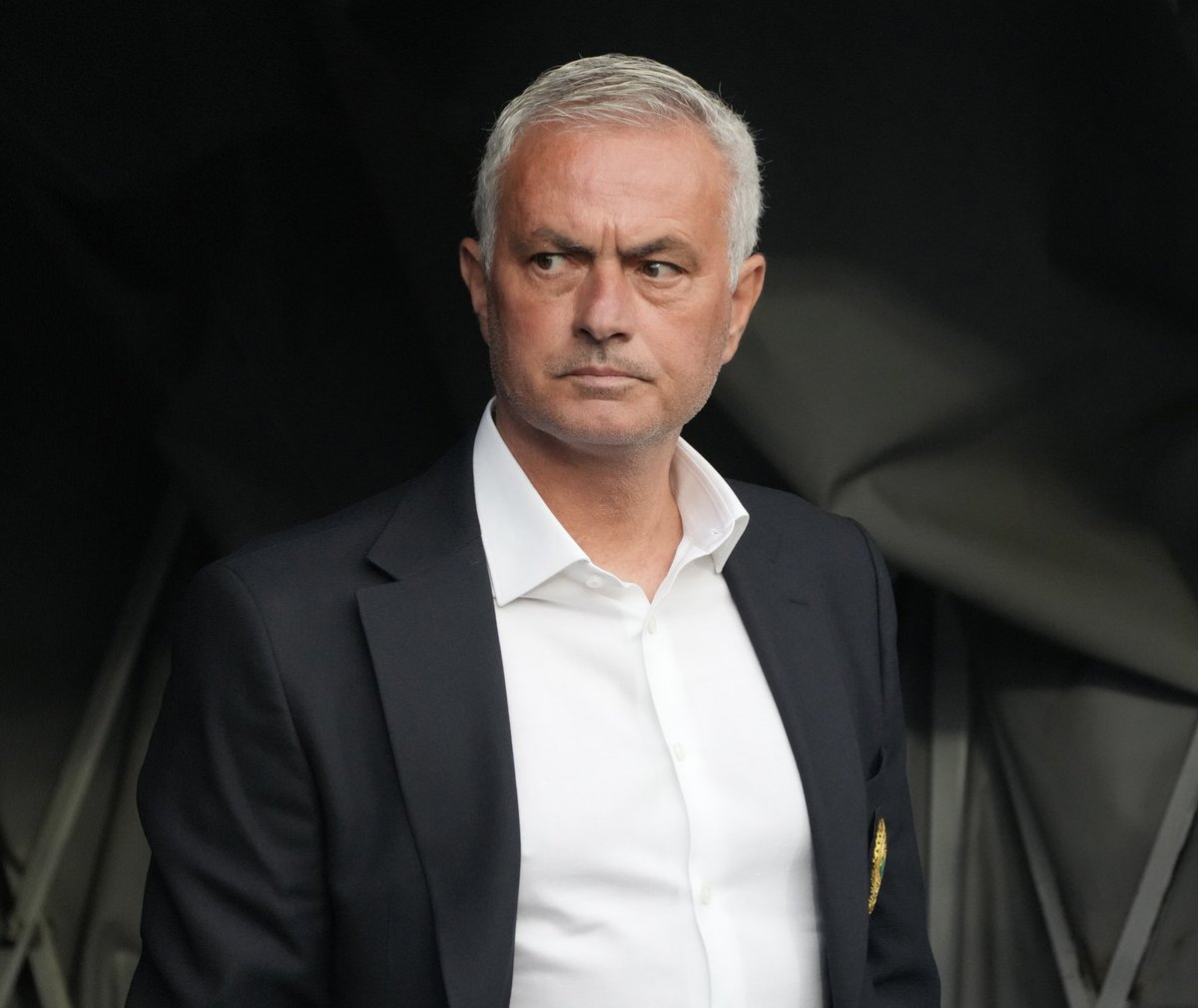 🦅🇪🇺 If José Mourinho signs for Benfica as deal is very close, this would be the Champions League schedule.

🔙 Chelsea
🏴󠁧󠁢󠁥󠁮󠁧󠁿 Newcastle
🇩🇪 Leverkusen
🇳🇱 Ajax
🇮🇹 Napoli
🇮🇹 Juventus
🔙 Real Madrid