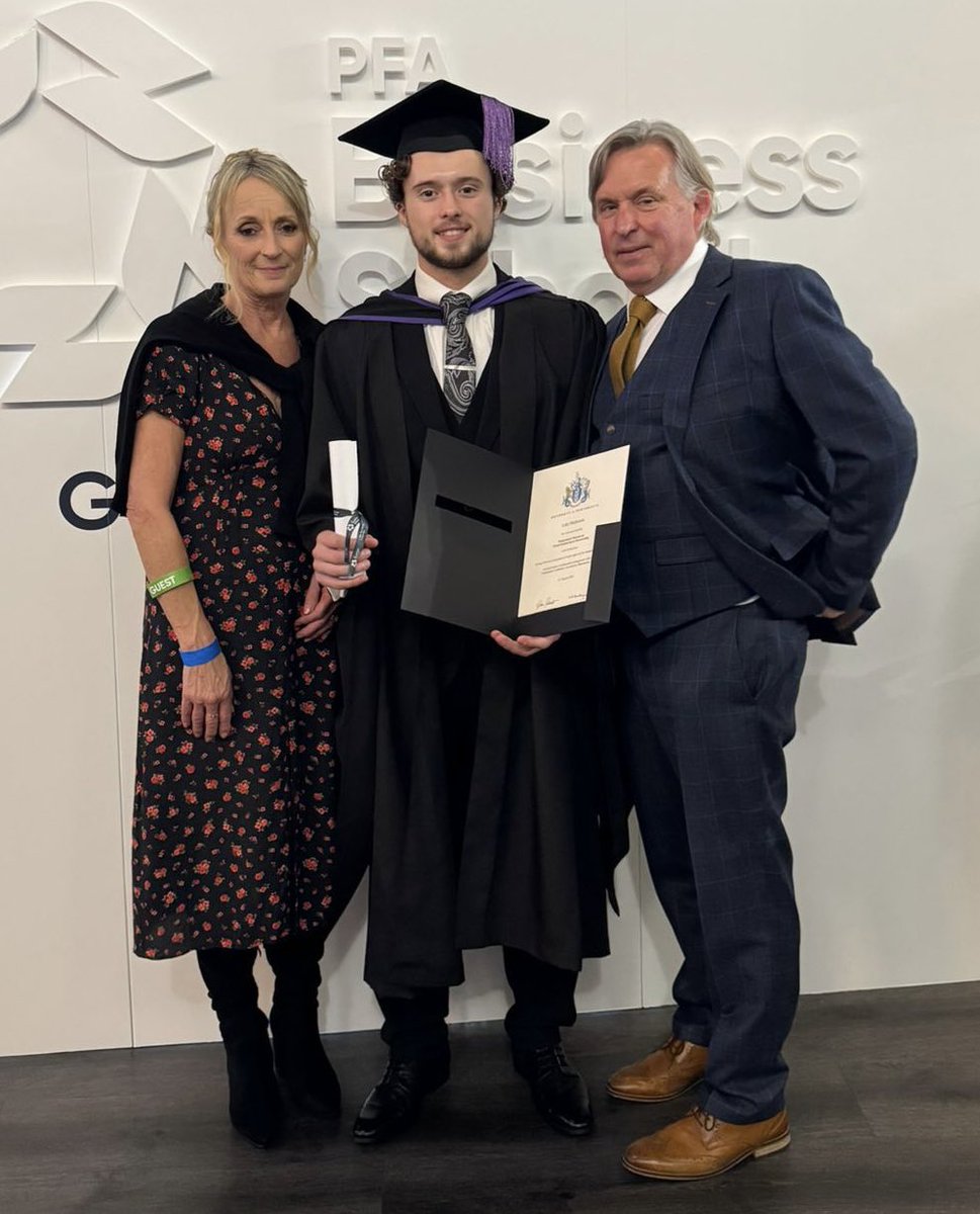 RobertMatheso19's tweet photo. Very proud Mum and Dad!!Congratulations Luke on your graduation, all your hard work has paid off. Thank you to @thepfabusiness school for organising a wonderful event and all the staff @Arsenal for making it such a special occasion.👨‍🎓 https://t.co/7VAzxoybjQ