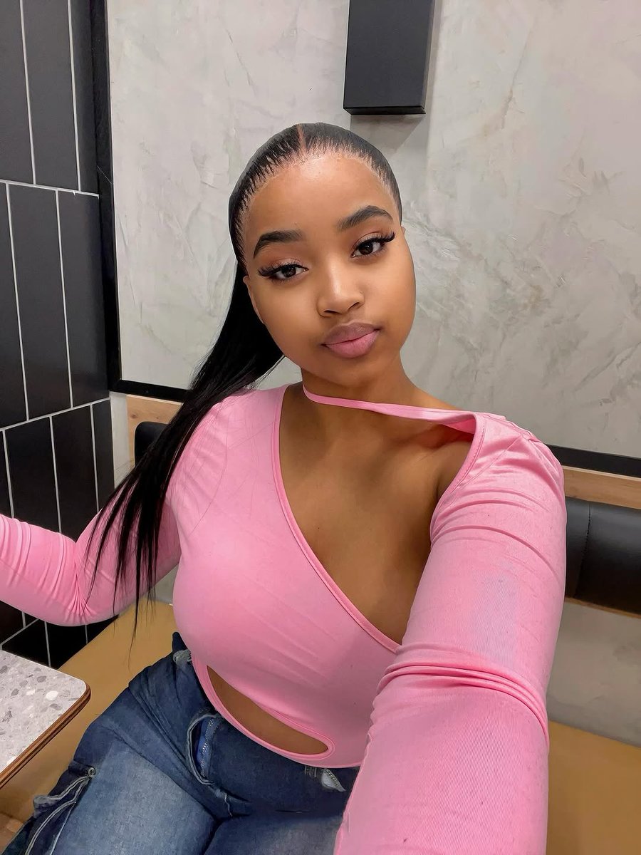 diaryofAliyah🍒 tweet media