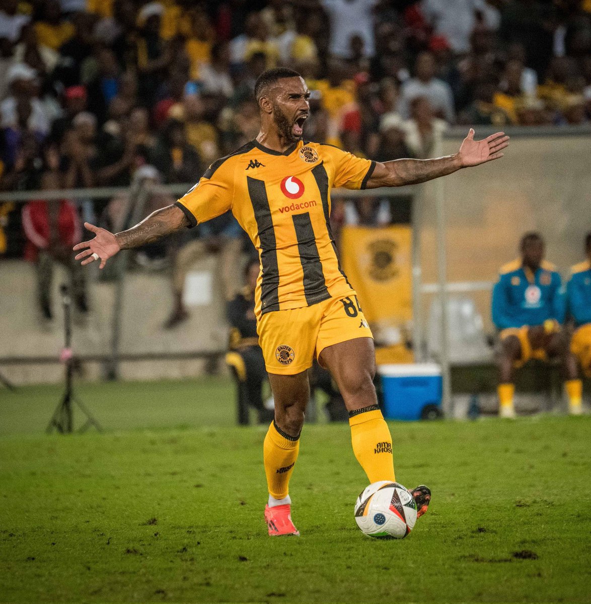 ThulaniNombali's tweet image. Why can&apos;t this guy be given a role to lead from the bench since he&apos;s such a great leader?

We have better defenders than him, currently Kwinika is better.

Msimango can do much better