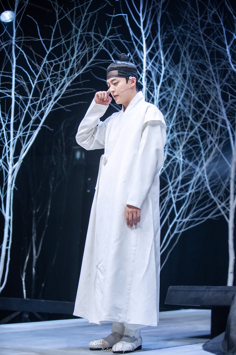 240602 #난설 무대인사                                       

허균 #윤재호

임금님 깊생 🤍