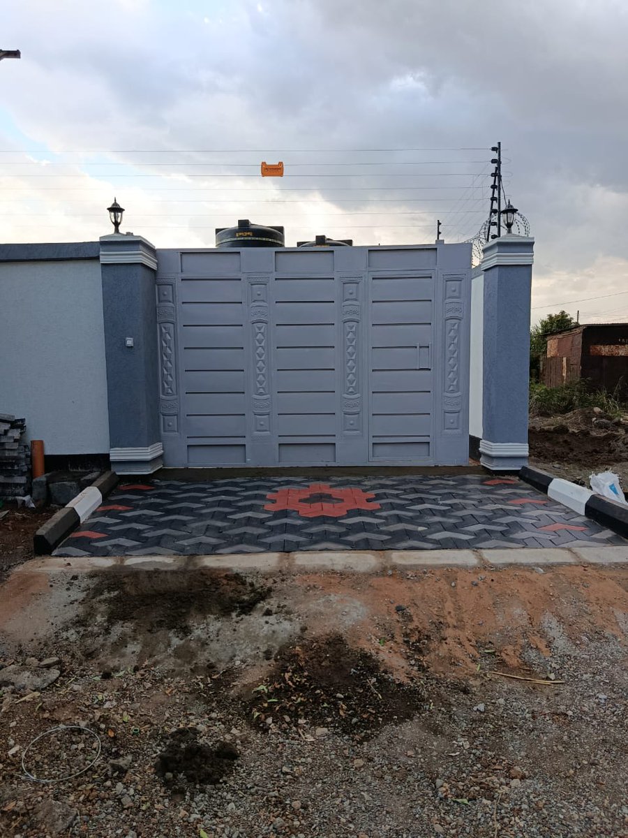 Another happy client 👏🎉
This is a project we delivered in Kiambu.
We supplied and did installation of the arrow CABROS.
We are the experts.
📞0721399861 for all your cabro projects.
#servicedelivery
#cabroservices #CabroBlocks