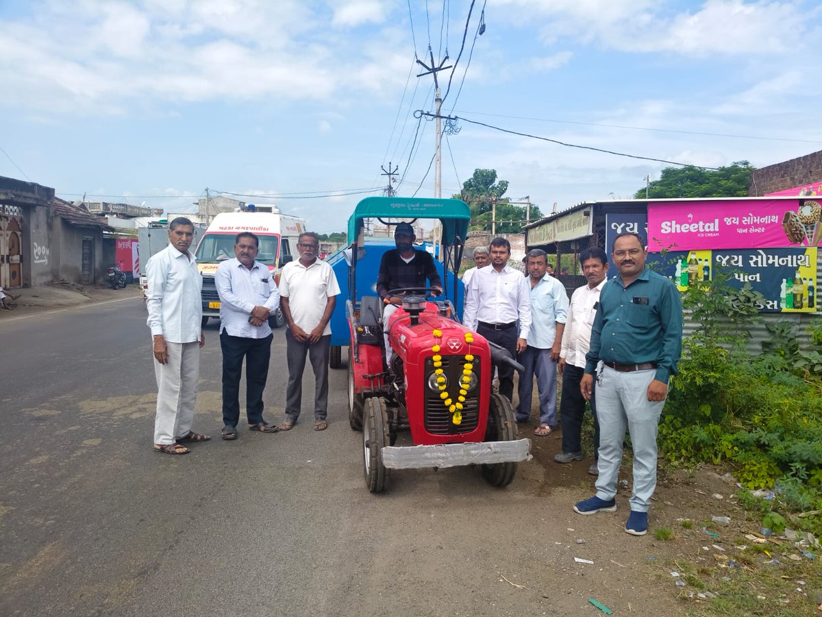 SihorTdo's tweet image. આજ રોજ સિહોર તાલુકાના અમરગઢ ગામમાં ડોર ટુ ડોર કલેકશન માટેના વાહનોનું ઉદ્દઘાટન કરેલ તથા સ્વચ્છતા સંકલ્પની એકટીવિટી કરેલ.
#SHS2025 #SwachhataHiSeva2025 #Swachhotsav 
#NirmalGujarat2 #CRD_Gujarat #SBMR_Gujarat
#SwachhGaon_SwasthGaon
#SwachhSujalGaon
#HarGharSwachhta