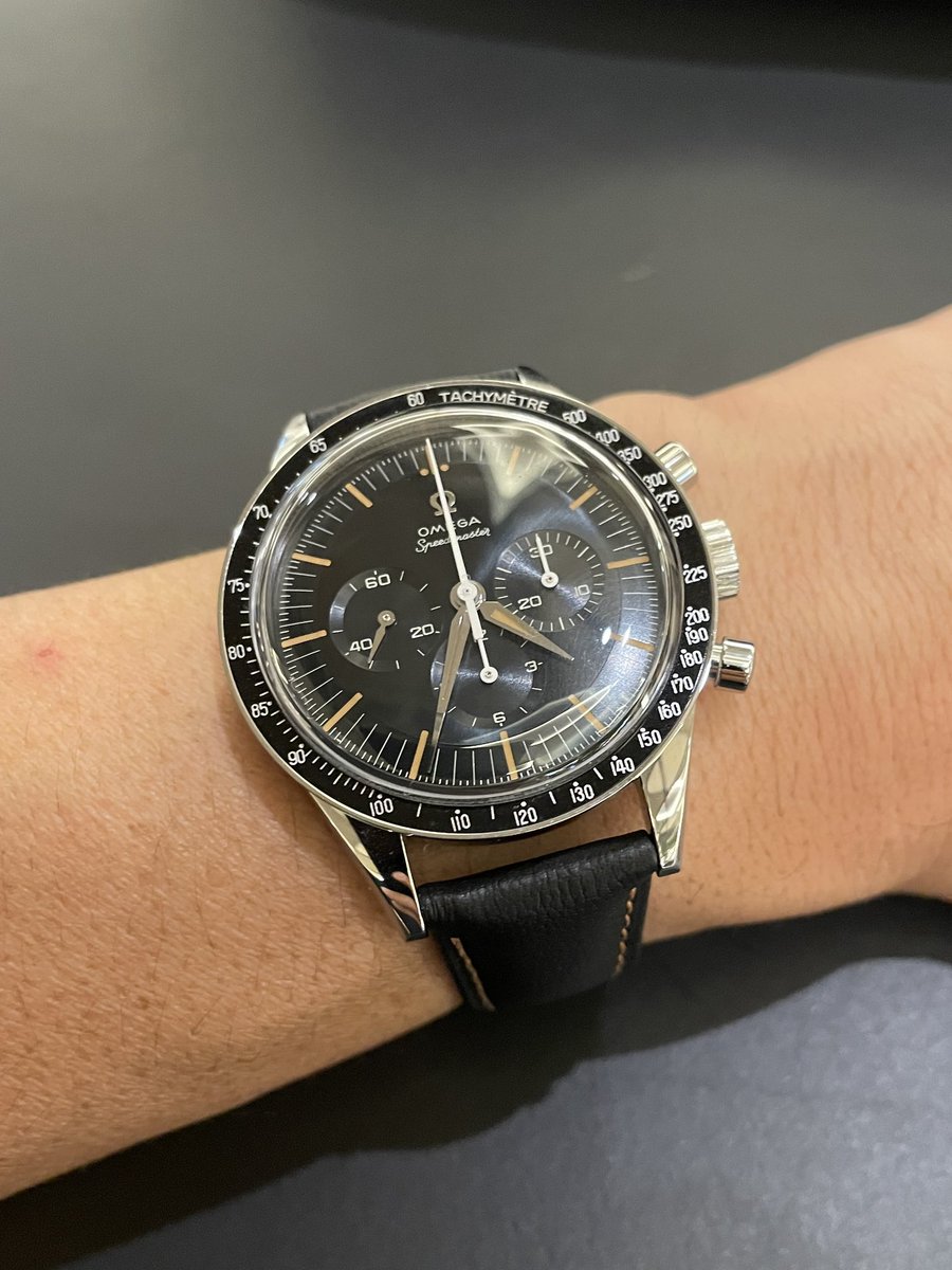 購入の時に頼んでいたベルトを取りにいってきました。
やっぱりレザーベルトの上質感は最高ですねΩ