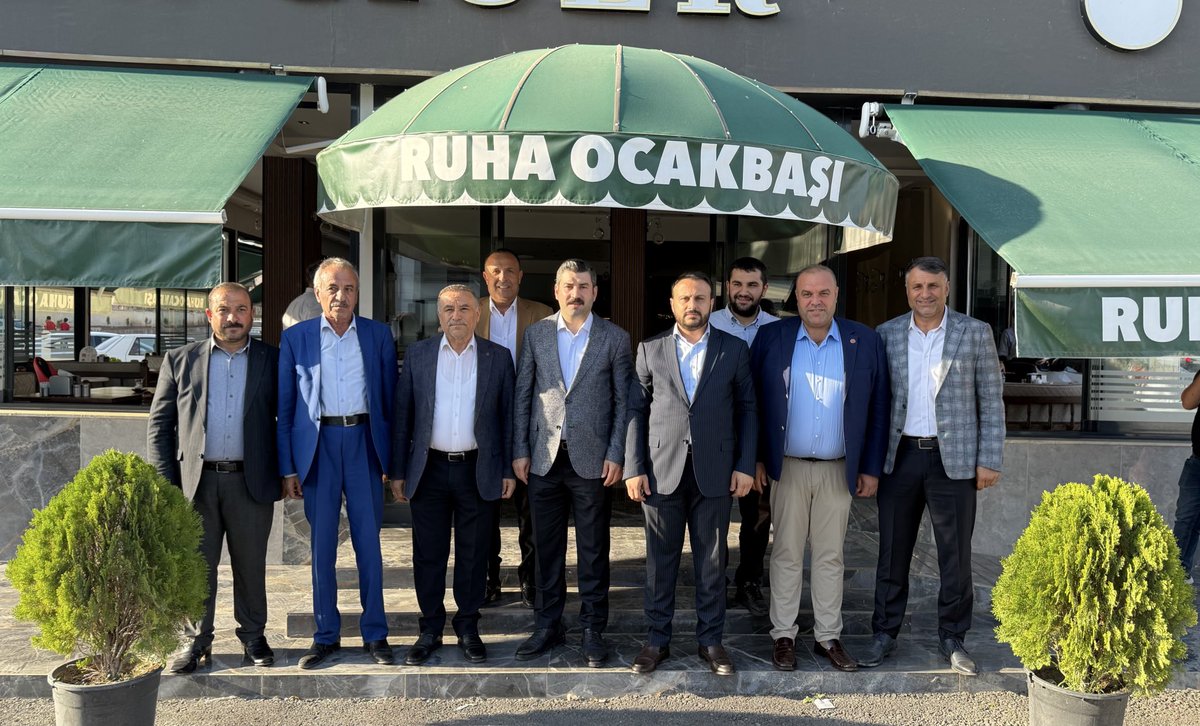 Önceki dönem Eyyübiye İlçe Başkanımız Mehmet Moğal’ı açmış olduğu yeni iş yerinde ziyaret ederek hayırlı olsun dileklerimizi ilettik.

Kendisine bol kazançlar ve hayırlı işler temenni ediyorum.
<a href="/mehmetmogal63/">Mehmet MOĞAL</a> <a href="/mbagmanci63/">MUSTAFA BAĞMANCI</a>