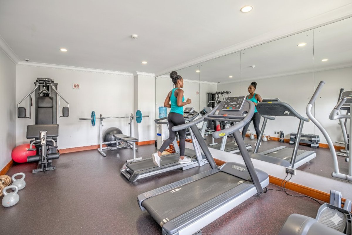 Early meeting or late-night proposal? No matter.  Start with a solid sweat session to boost energy and focus. Your peak performance starts here. Drop by for a session before your next conference call!

#MorningWorkout #BusinessAndFitness #PeakPerformance #HotelGym #PrioritizeYou