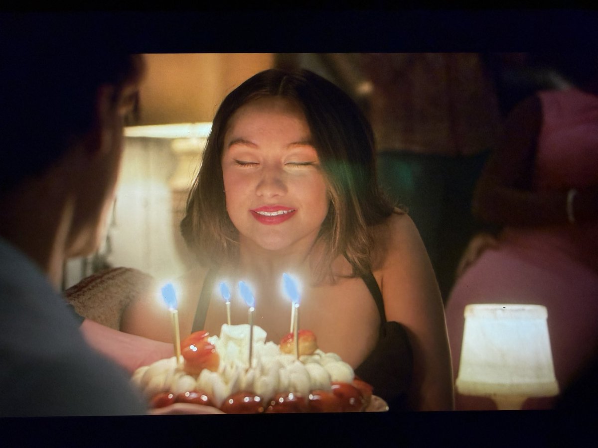 djoswifts's tweet photo. the smile of a girl who just wished for the love of her life #thesummeriturnedpretty https://t.co/5DggH2Dfnc
