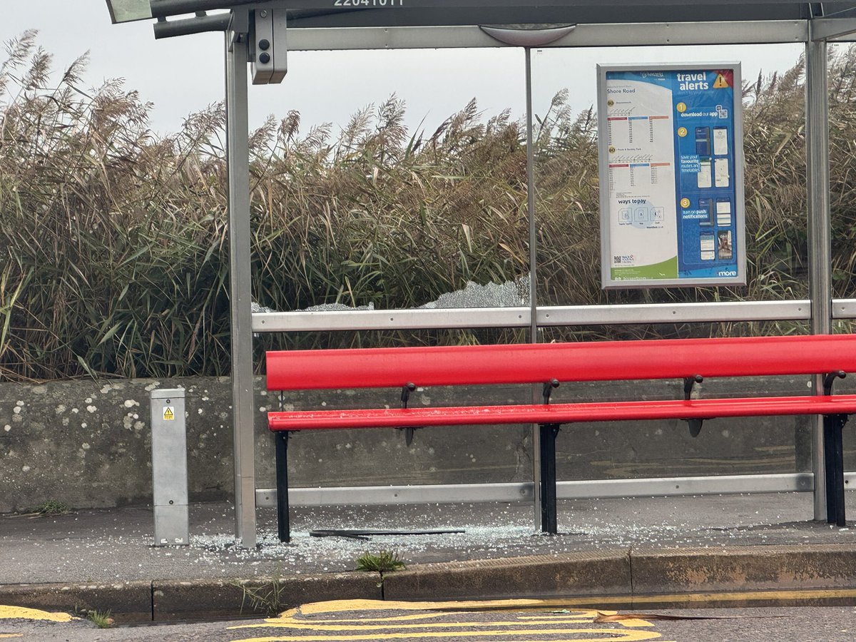 MrsA4boys's tweet photo. @Morebusco  I’m afraid the bus top glass at Sandbanks opposite Shore Road has been smashed over night. https://t.co/jqhwSDxEt4