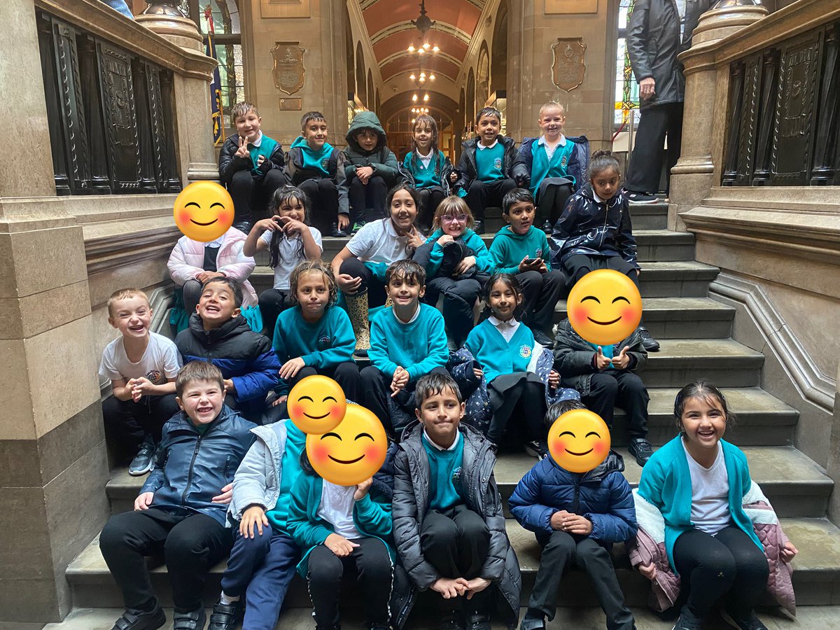 What an amazing day!
Poplar had a fantastic time at the National Science and Media Museum in Bradford. The children loved exploring the interactive exhibits, learning about film and photography, and taking part in lots of hands-on activities. Such a fun and inspiring trip! 📺📽️