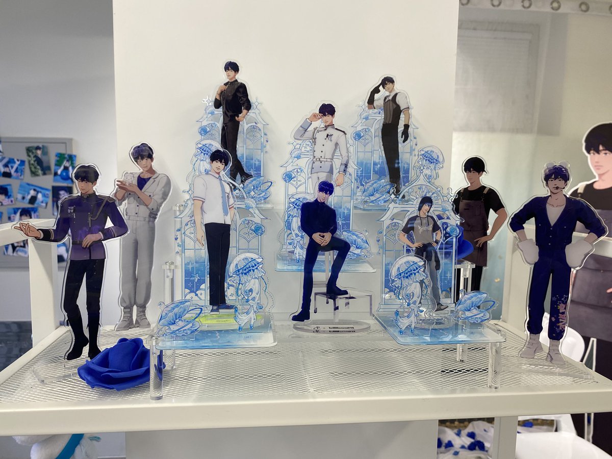 PLLI_love_Noah's tweet photo. 5. 돌고래왕자님

컨셉이 너무 이뻐서 가고싶었던 돌고래왕자님! 럭드 에코백, 수건, 스탬프 모두 탐났는데 다행히 수건을 겟했습니다😚 럭드로 뽑은 돌고래, 왕관키링도 이뻐요! 그리고 나눔존 옆에 있던 돌고래 형압기.. 매우매우 탐났습니다👀

#돌고래왕자님의_데뷔탕트
#너의생일_따뜻한_커피처럼 https://t.co/nwBhIAfDhi